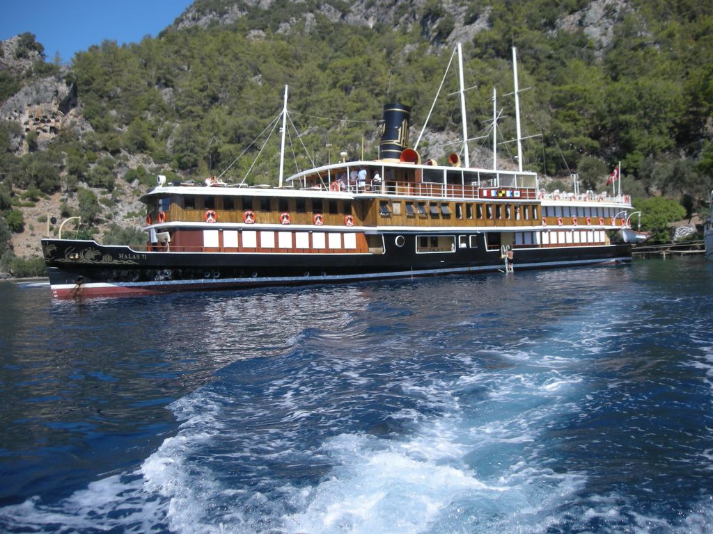 yacht