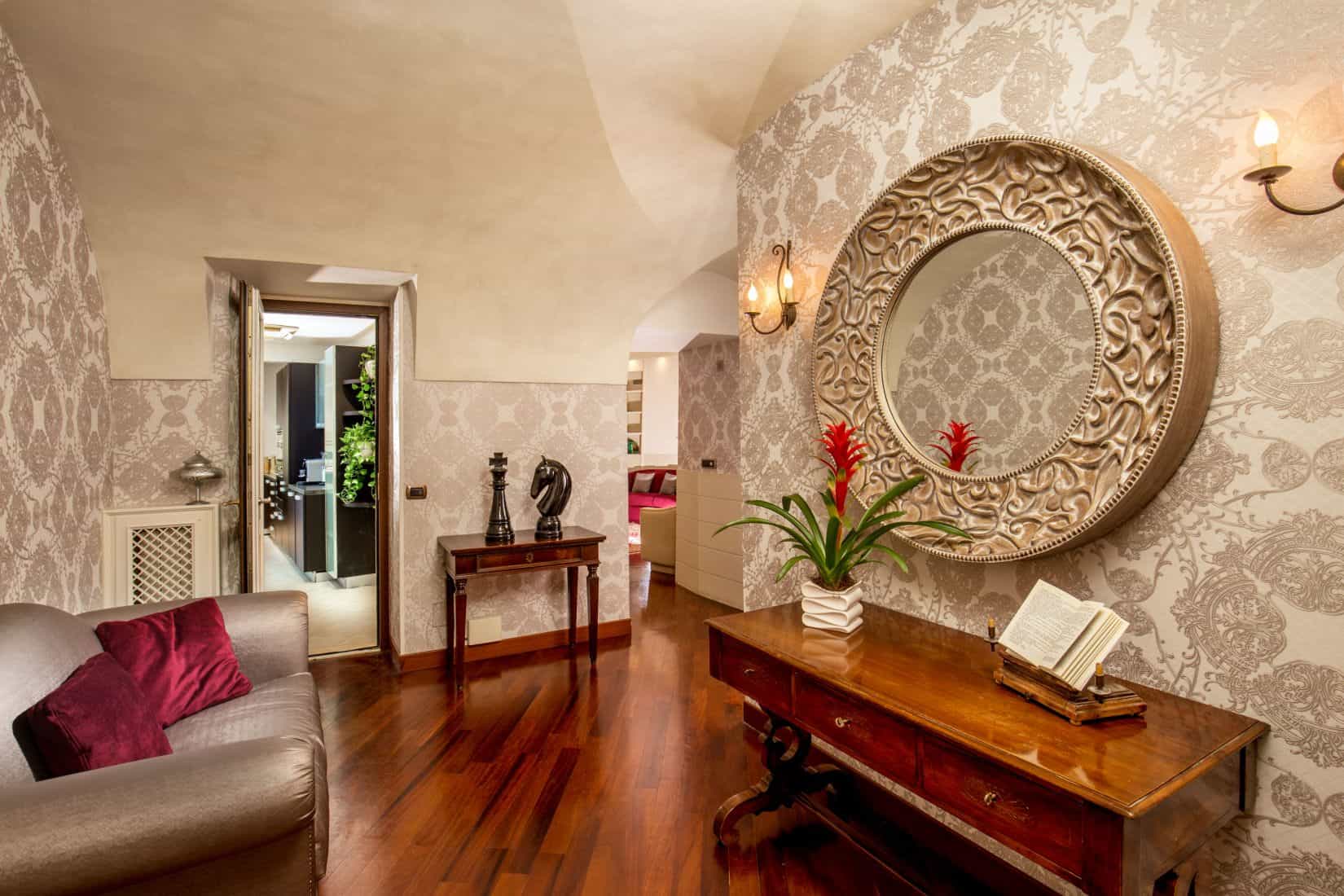 Spanish Steps: Luxury Family Apartment