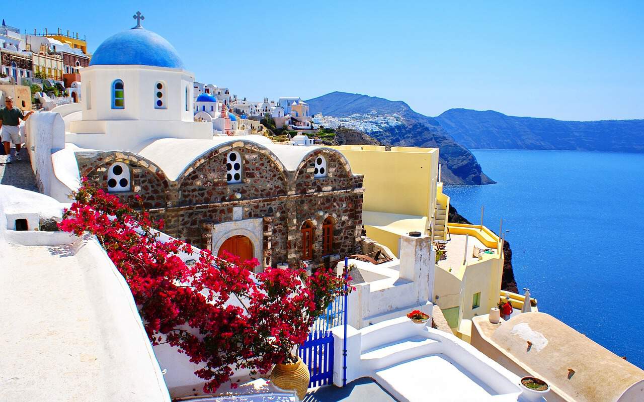 Santorini Villas | Haute Retreats