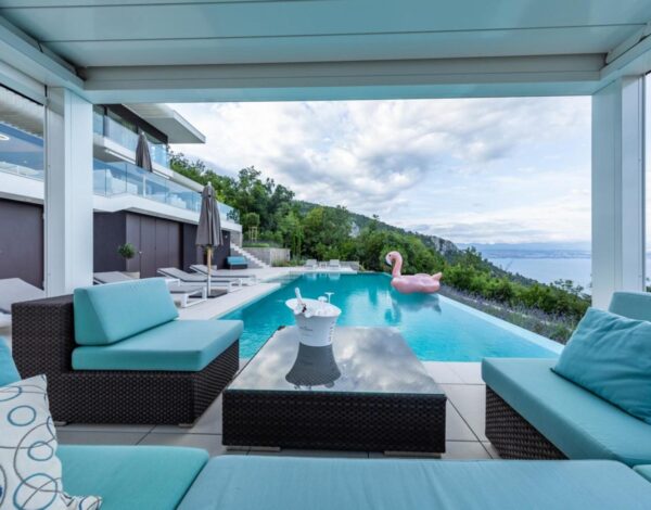 Villa Aurora