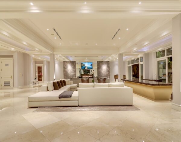 Villa Trousdale Modern