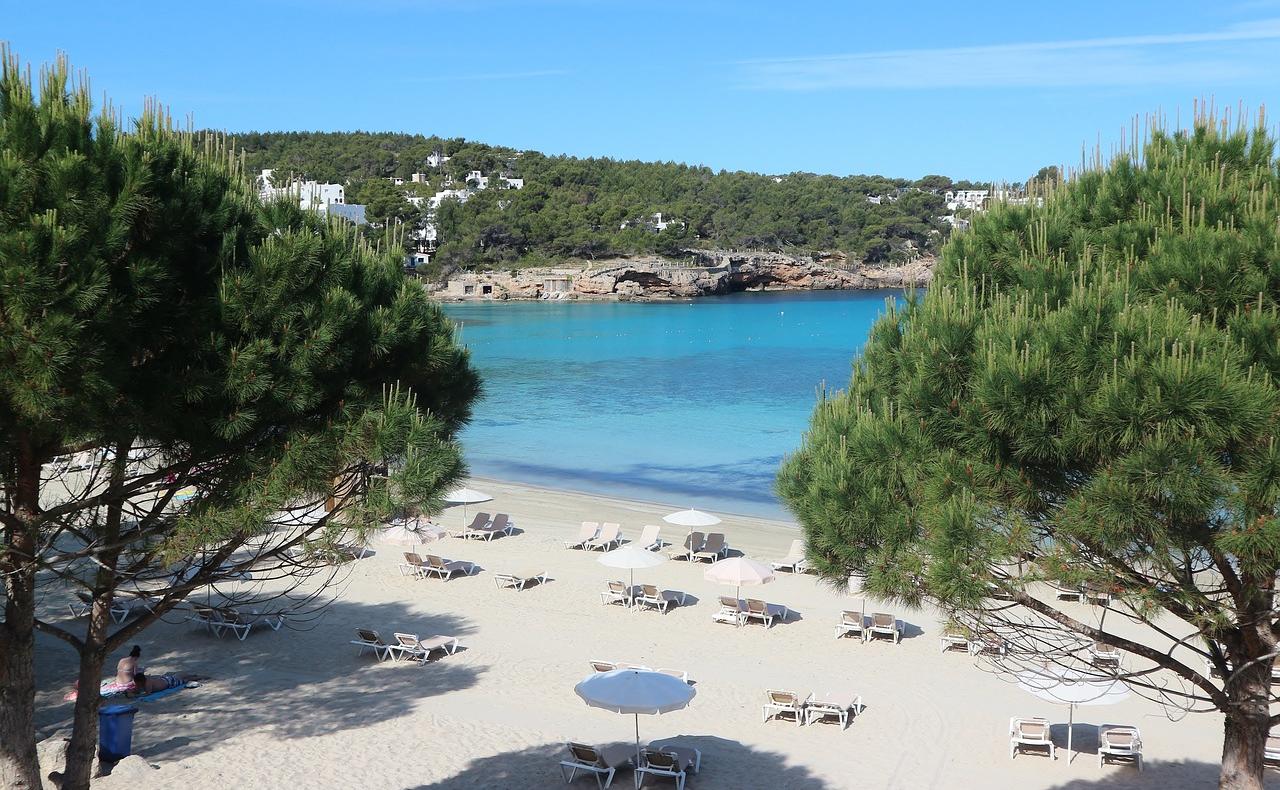 The Best Beaches in Ibiza to go with children luxury villas in spain