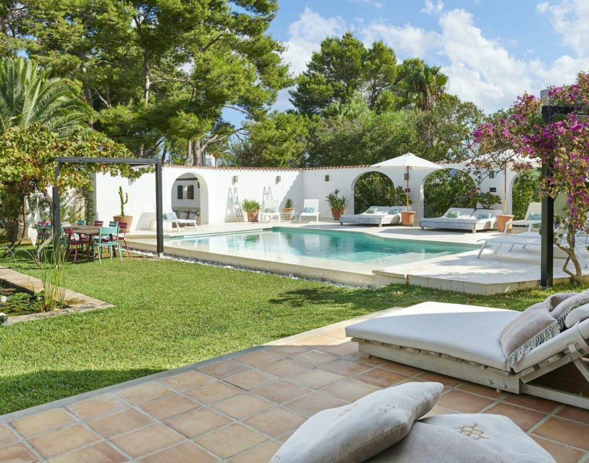 Top 3 Luxury Villa Rentals away from Ibiza Urban Clubs