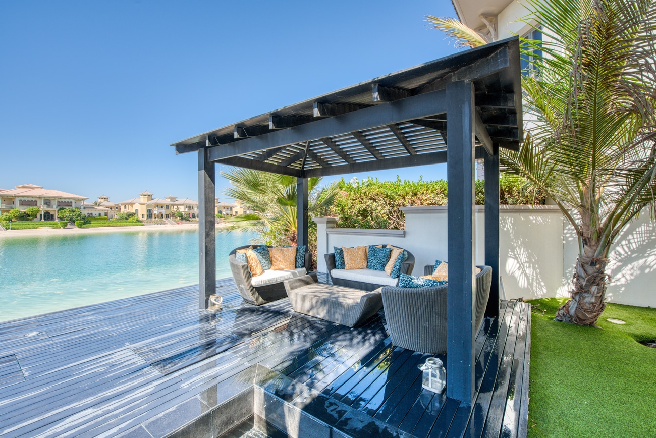 Stylish 5BR Beachfront Villa on Palm w/Pool Garden
