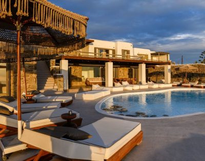 Villas in Greece and Luxury Vacation Rentals | Haute Retreats