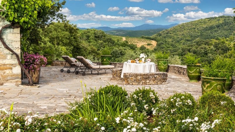 how to rent a villa in tuscany