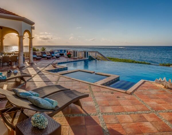 Villa Amarilla | 3 BR