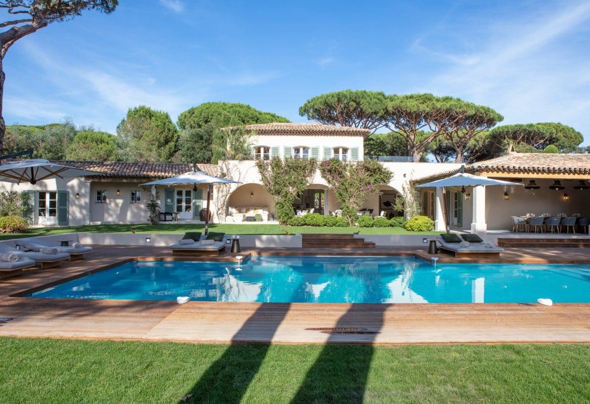 French Riviera Villa Rental for a Group of 8+: A Villa-by-Area Guide