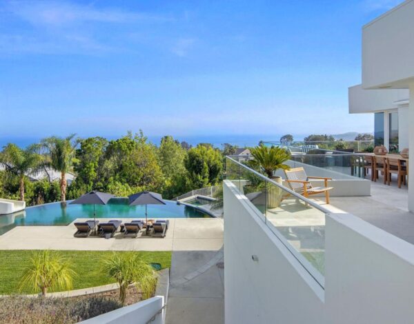 Winding Way Mansion