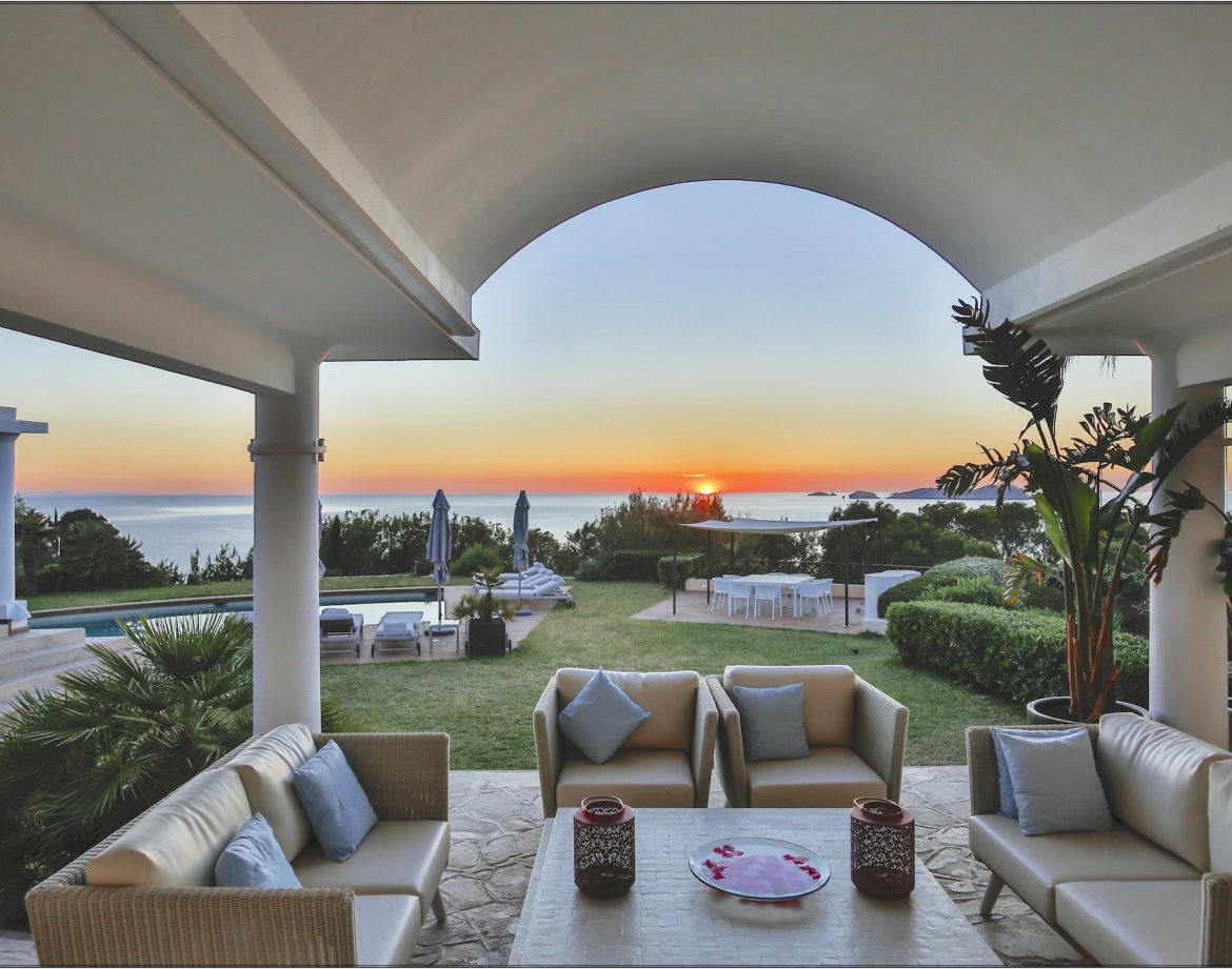 Where to Stay in Ibiza in 2026: The 9 Best Areas for Luxury Villas (Map, Drive Times & Local Tips)
