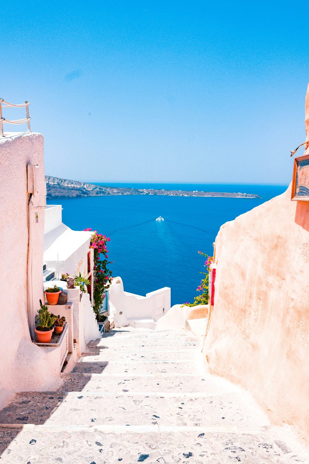 Top Luxury Spring Holiday Destinations Around the World