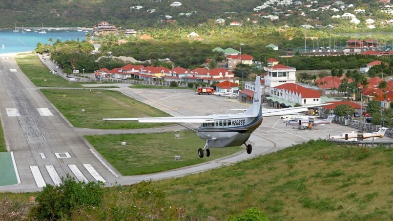 gustaf St Barts airport