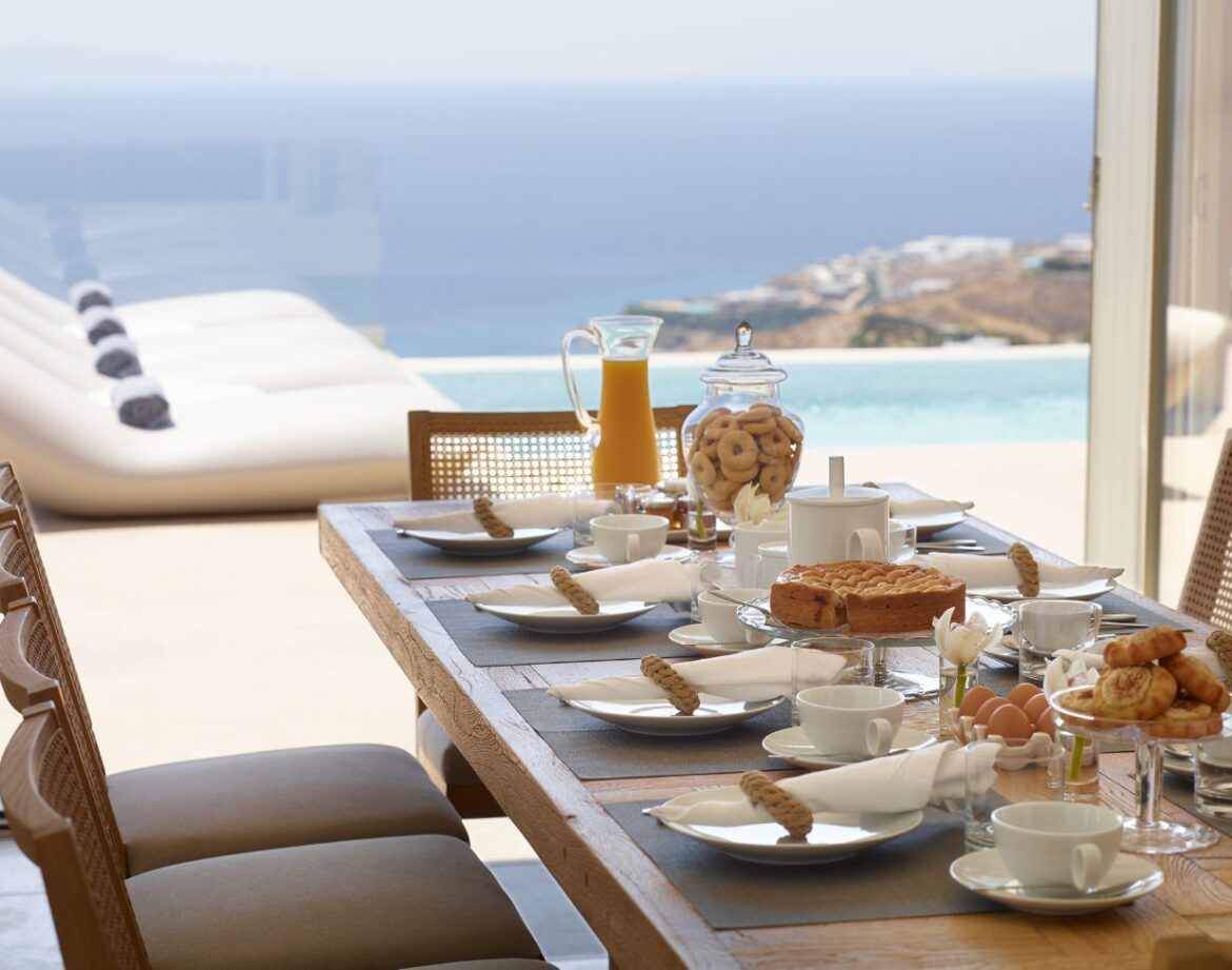 Mykonos Vacation Guide: Quick Tips for Navigating Peak Season Like a Pro