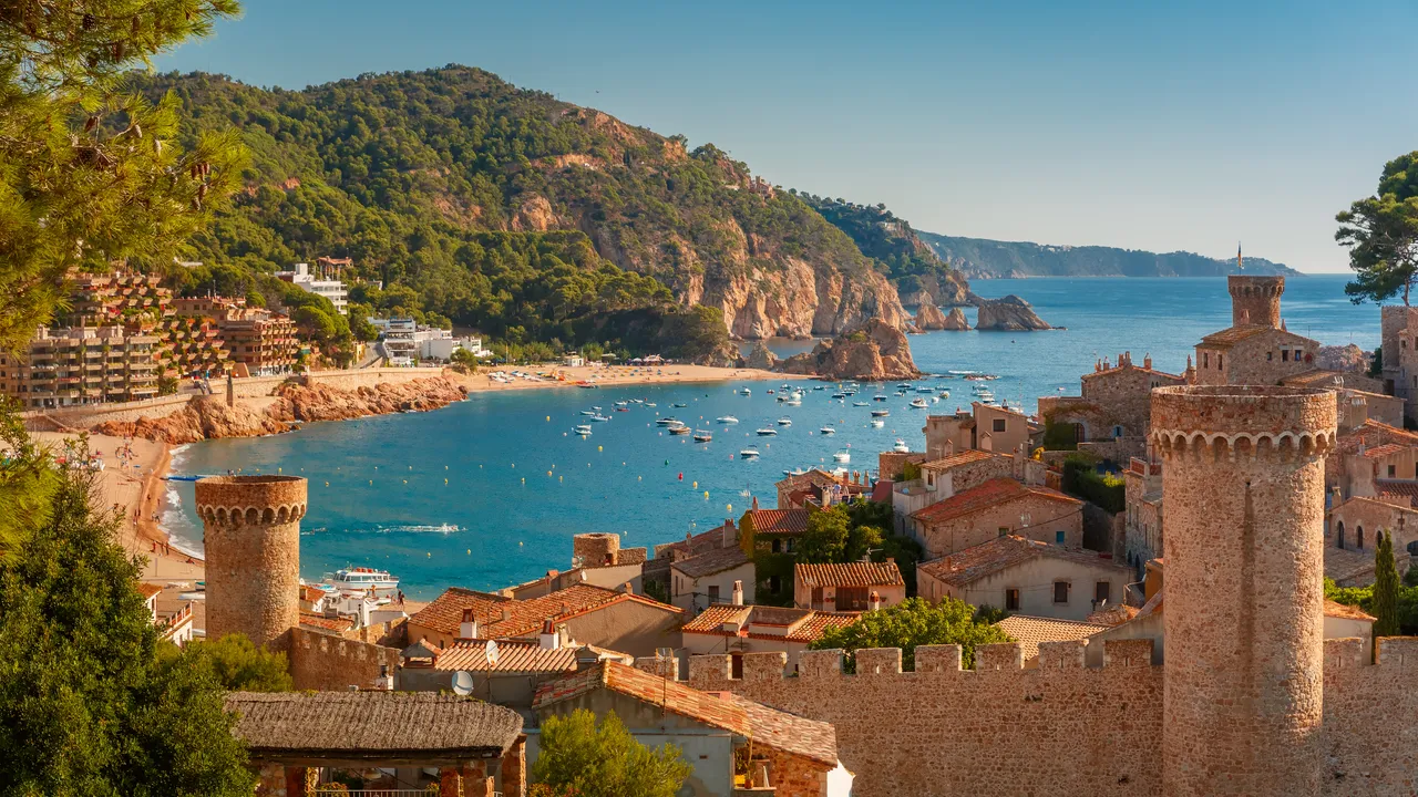 Discover the Magic of Spain: Why the Off-Season is the Best Time to Experience Luxury Villas 1 Spain