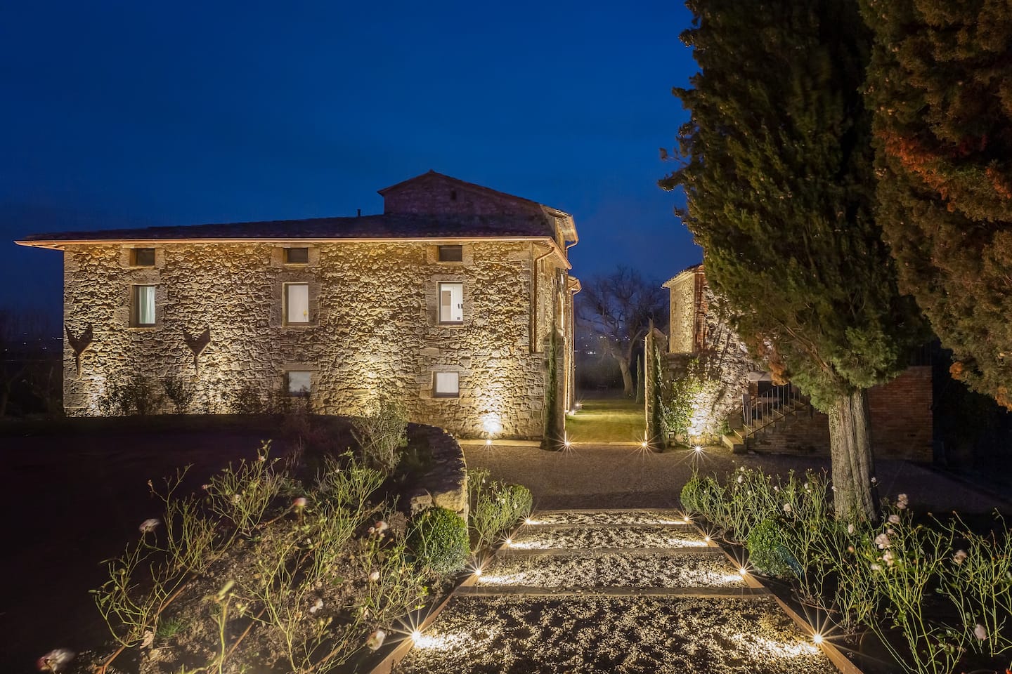 night lights in tuscany at luxury villa