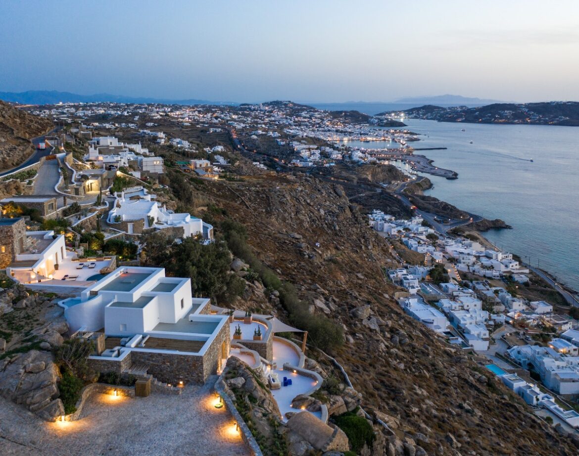 The Luxury Traveler’s Guide on How to Get to Mykonos from USA