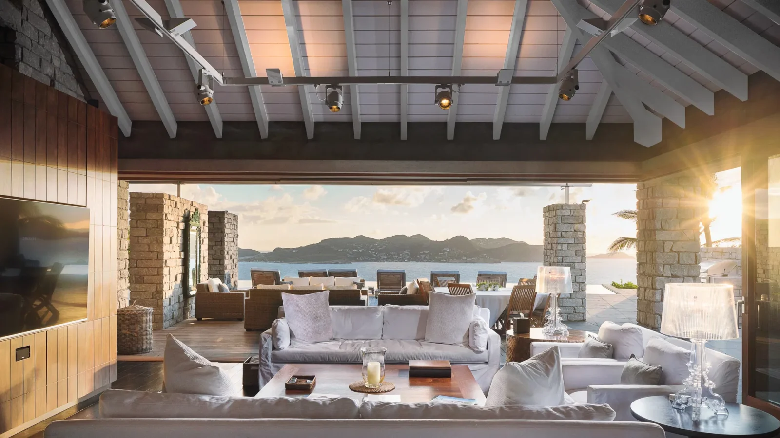 What to Pack for a Villa Holiday: 25 Must-Have Items 1 What to Pack for a Villa Holiday