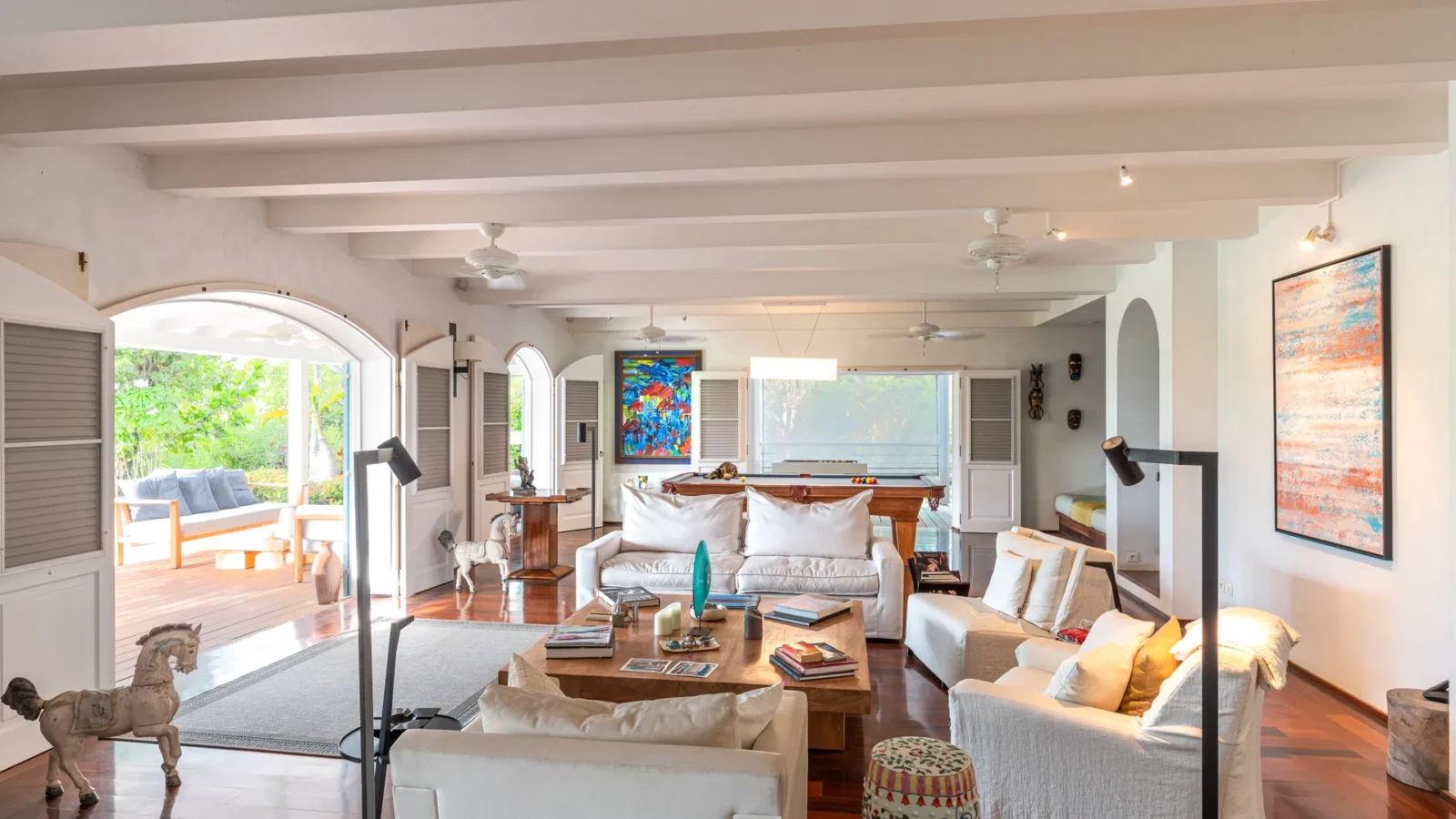 What to Pack for a Villa Holiday: 25 Must-Have Items 3 What to Pack for a Villa Holiday: 25 Must-Have Items - Manoir De Lurin haute retreats 2025 39
