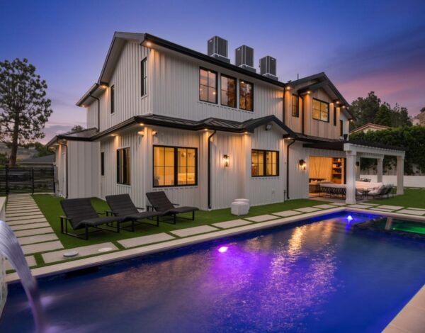 The Lake Villa
