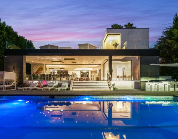 The Lomitas Mansion