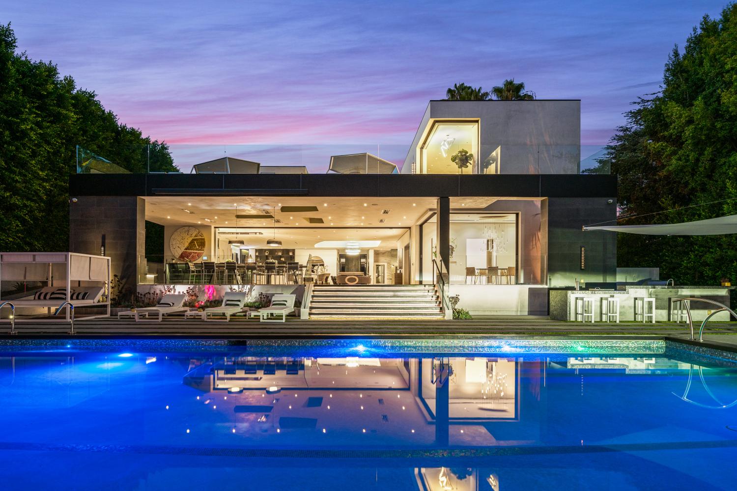 The Lomitas Mansion