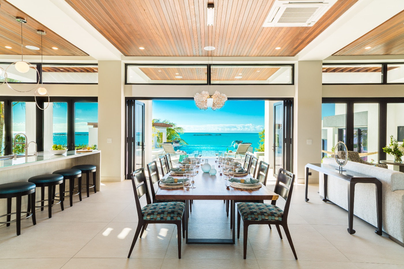 The World’s Most Exquisite Luxury Honeymoon Destinations by Haute Retreats 2 The World’s Most Exquisite Luxury Honeymoon Destinations by Haute Retreats - 007 Wind Chime Villa