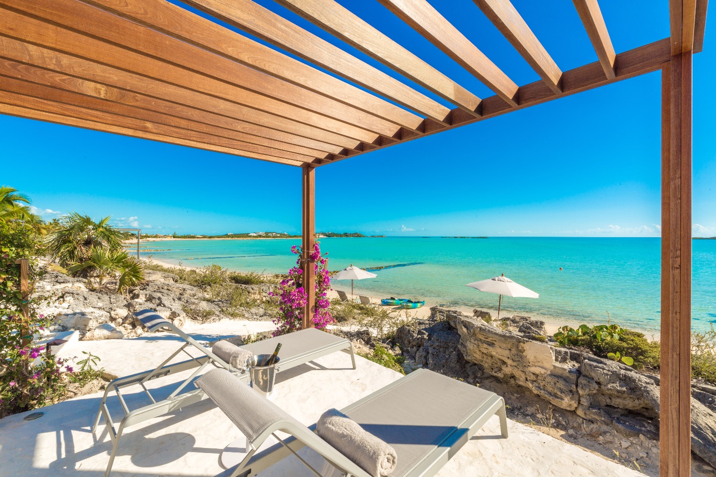 The World’s Most Exquisite Luxury Honeymoon Destinations by Haute Retreats 11 The World’s Most Exquisite Luxury Honeymoon Destinations by Haute Retreats - 061 Wind Chime Villa