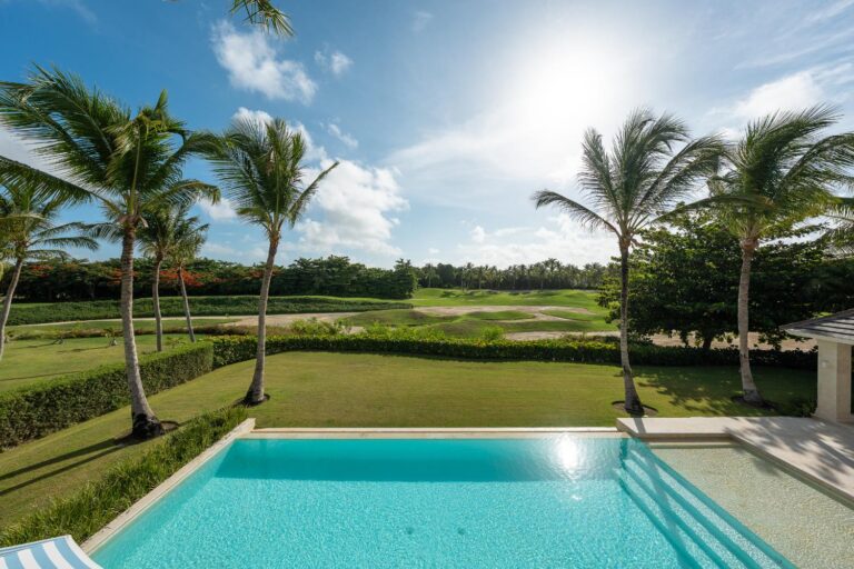 Punta Cana vs Cancun – Pros, Cons and How to Decide - Arrecife 39 Punta Cana Haute Retreats 2025 33