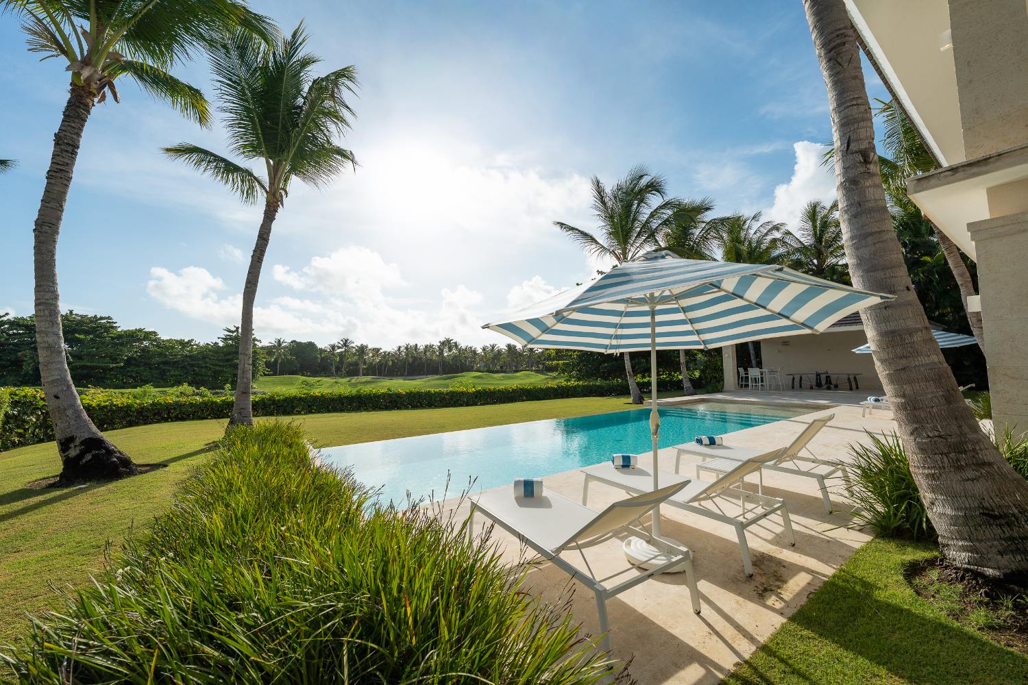 Punta Cana vs Cancun – Pros, Cons and How to Decide 3 Punta Cana vs Cancun – Pros, Cons and How to Decide - Arrecife 39 Punta Cana Haute Retreats 2025 5