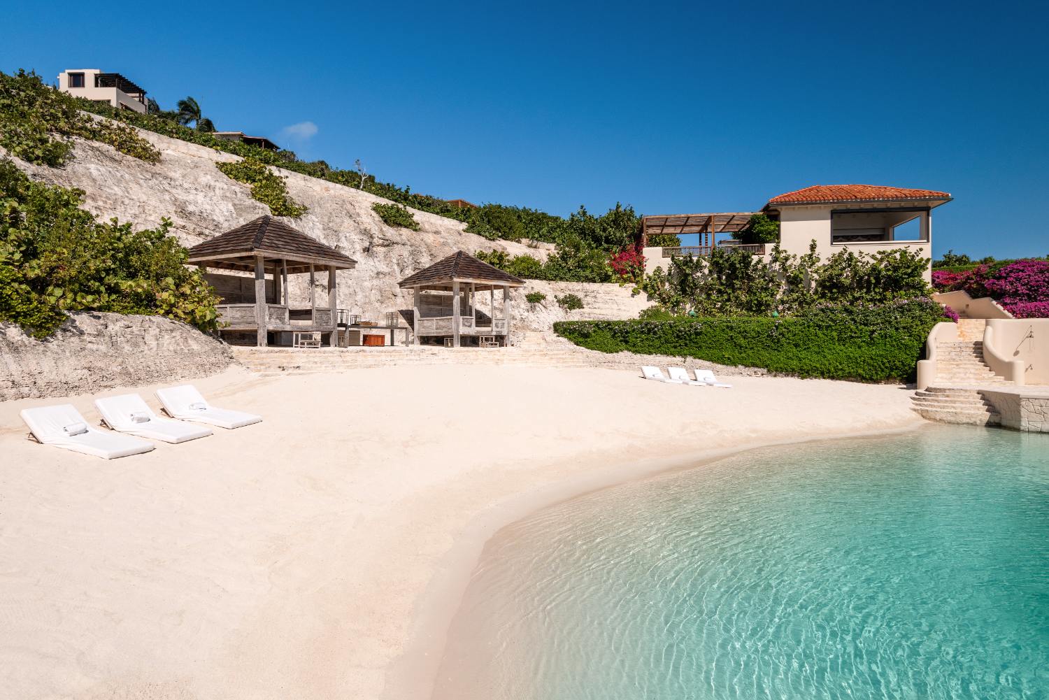 The Best Luxury Villas for Family Vacation Rental, Curated by Haute Retreats 11 The Best Luxury Villas for Family Vacation Rental, Curated by Haute Retreats - Villa Bajacu Turks and Caicos Haute Retreats 2025 38