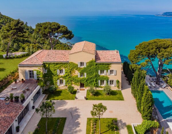 Villa Riviera