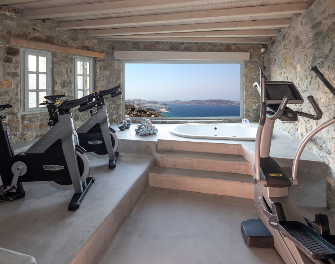The Last Ten Days: Exclusive Villa Rental Mykonos and the Staffed Mediterranean Villas Open Before September