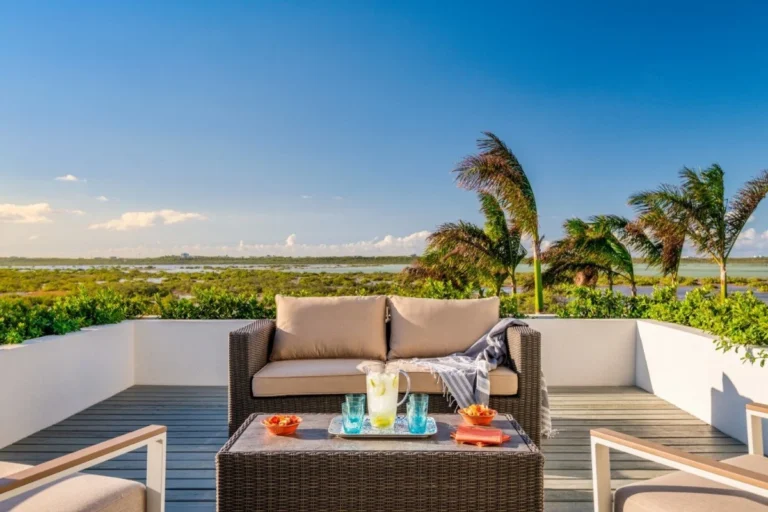 Best Area to Stay in Turks and Caicos: A Neighborhood Guide for First-Timers - turks and caicos villa sandy bottom 2018 037