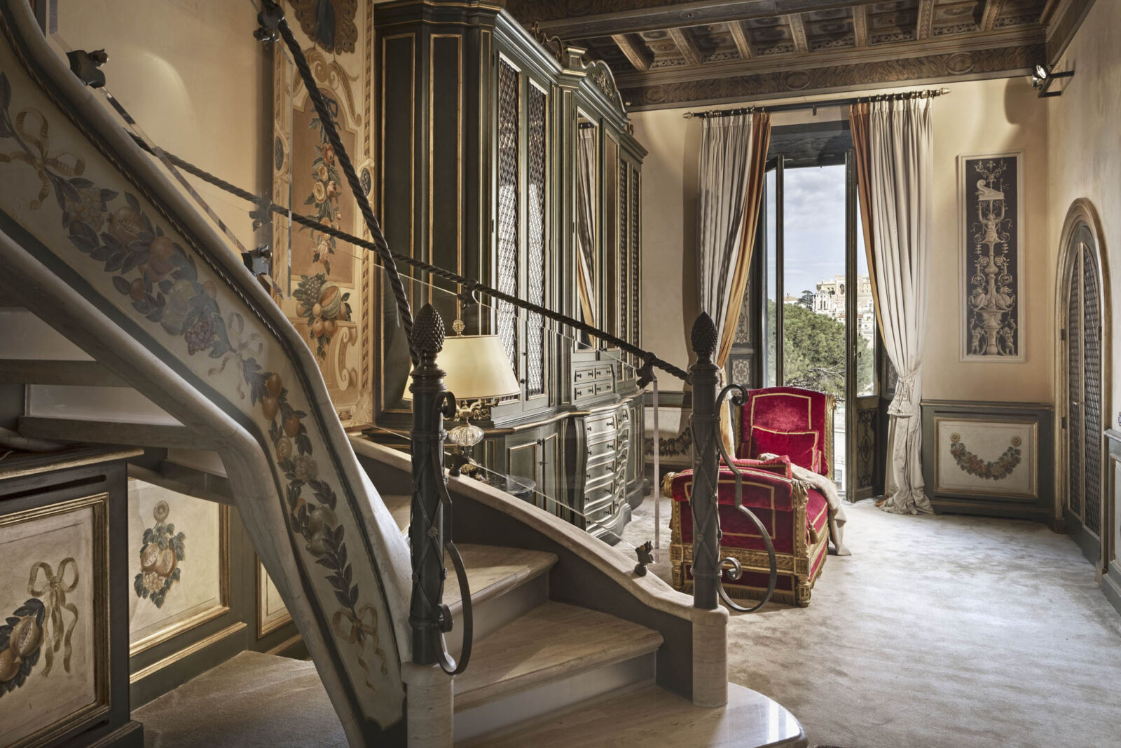 Luxury Travel Trends 2026: Private, Personalized, and Beyond Five-Star - Eminente Master lower floor 4