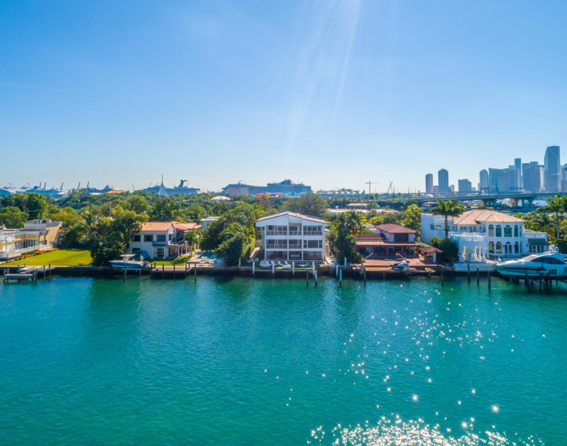 10 Best Places to Visit in April USA for a Luxury Spring Escape