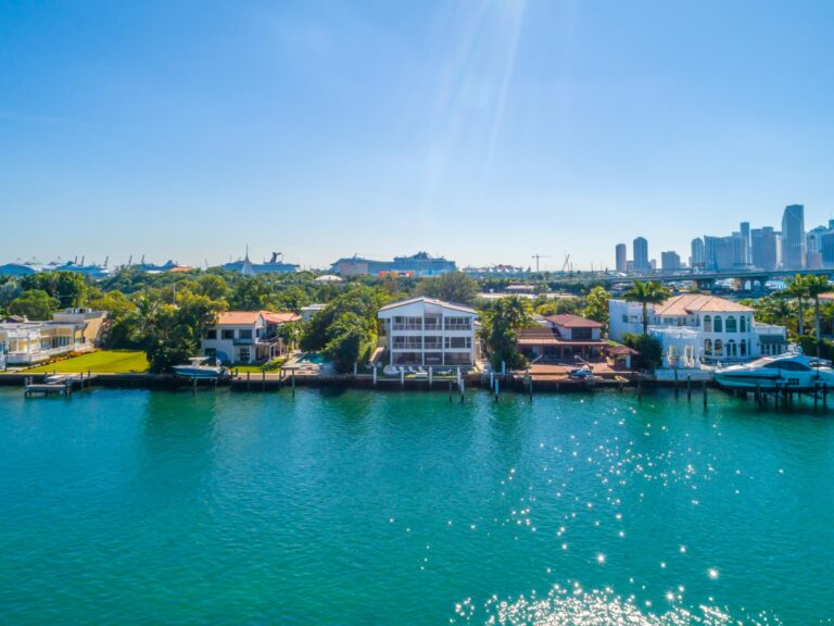 10 Best Places to Visit in April USA for a Luxury Spring Escape - villa placida haute retreats miami 12.1