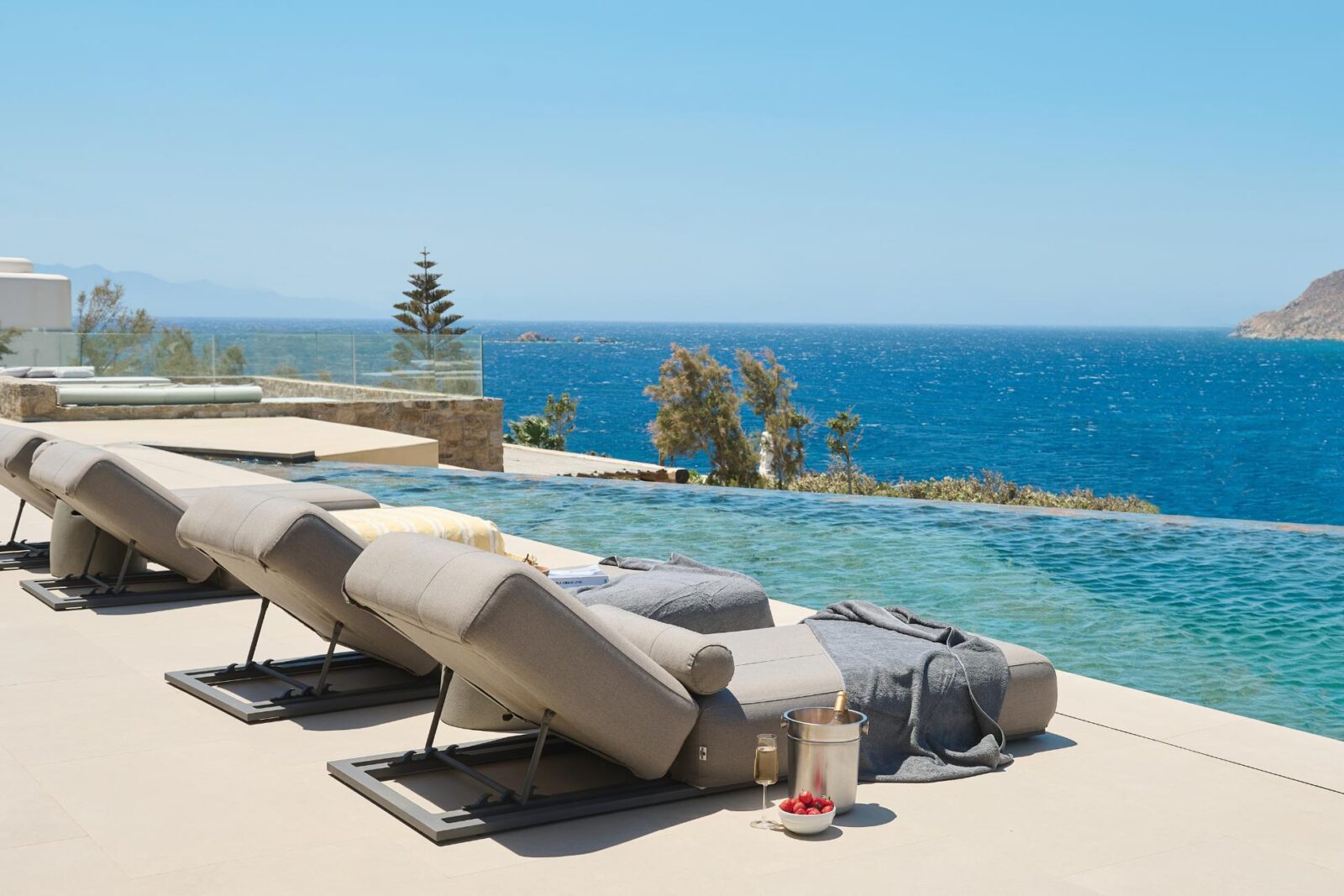 Direct Flights From LAX to Europe