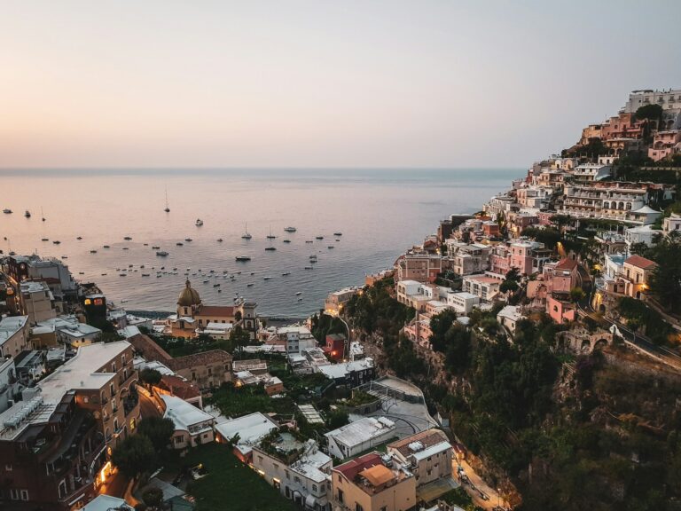 Where to Stay in Amalfi Coast for Luxury: Positano vs Ravello vs Amalfi - dimitry b 5dTUgAvdIuU unsplash