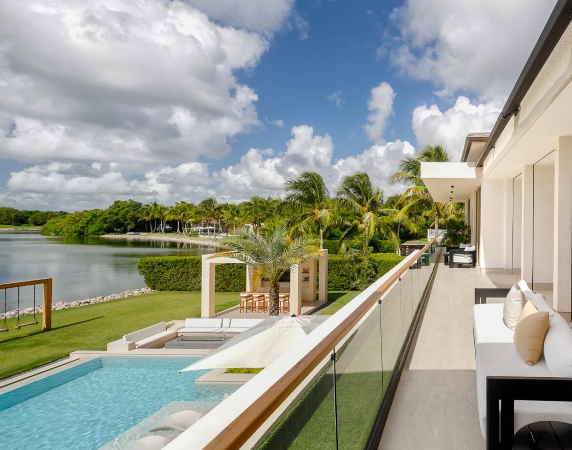 Safest Caribbean Islands Compared: Where Luxury Travelers Feel Most Secure