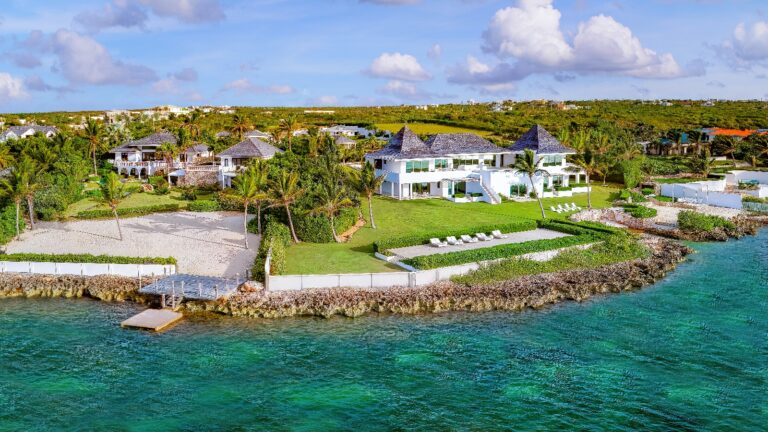 The Best Beaches in the World: A Curated Guide for the Discerning Traveler - 29 BleuCiel and Azure Sister Villa