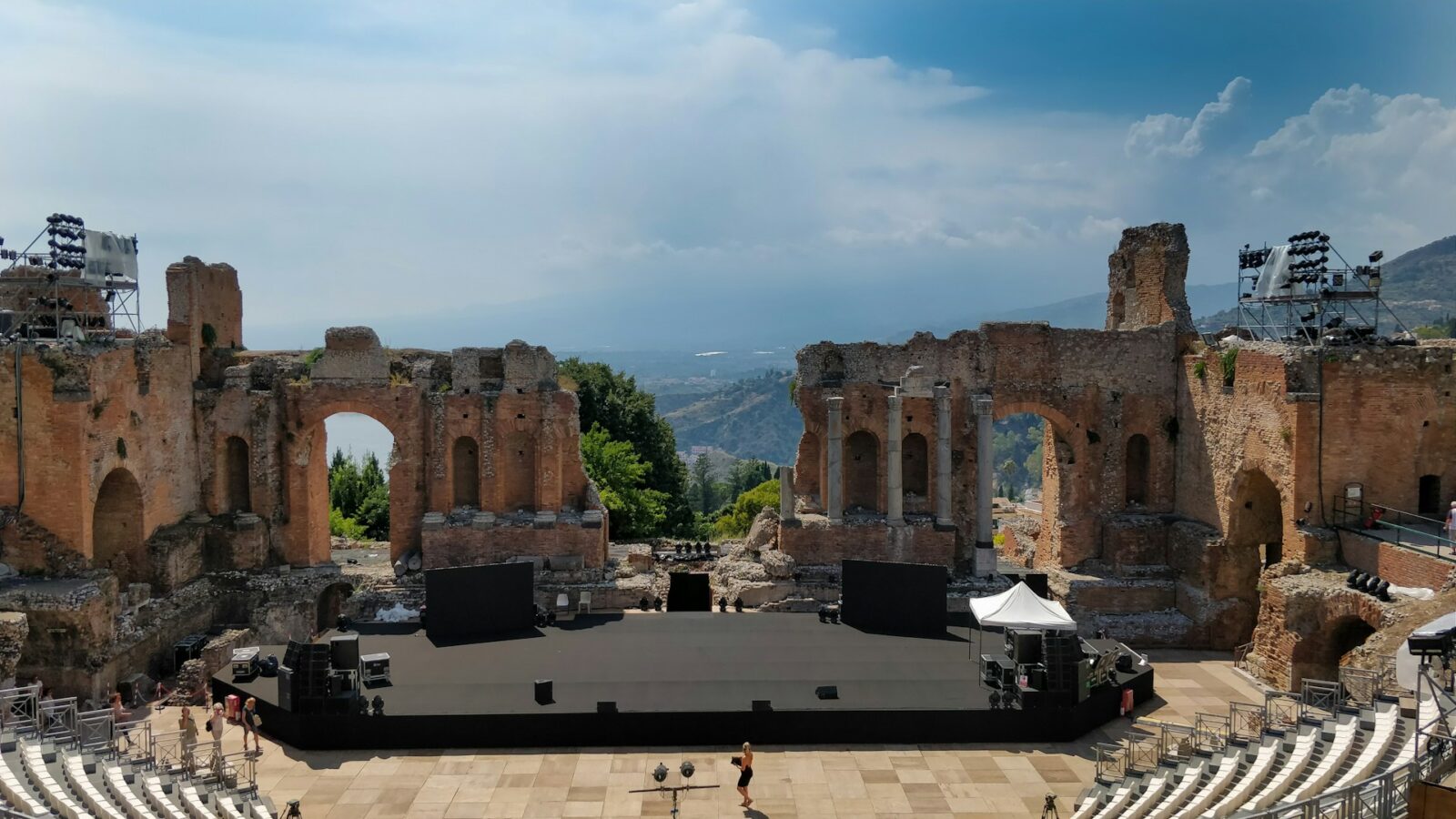 Which Is Nicer Sicily or Sardinia? The Definitive Luxury Guide for 2026 - alexis subias 8YT UVLpFYc unsplash