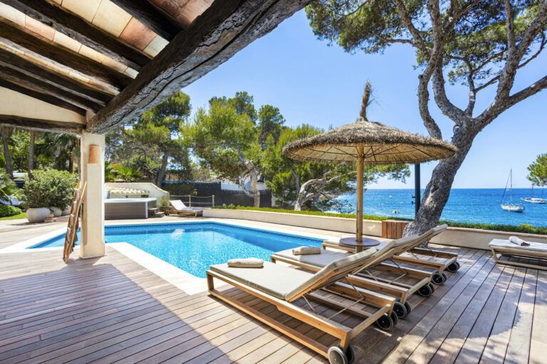beautiful villa in mallorca walking distance to the beach